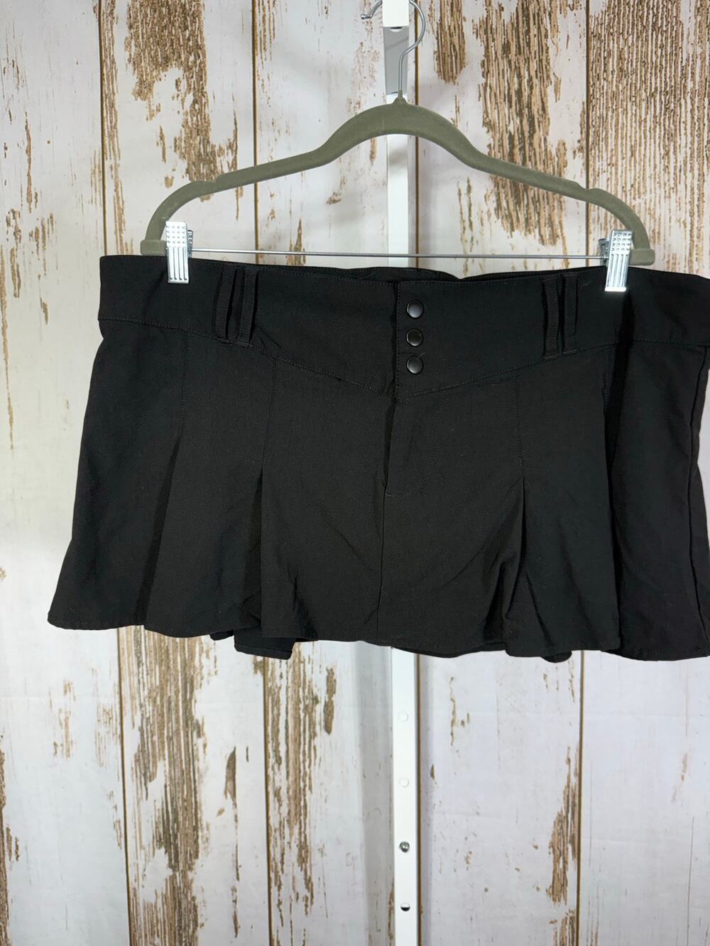 Divided by H&M, Y2K Gothcore Micro Pleated Skirt. Size XL. Excellent condition!
